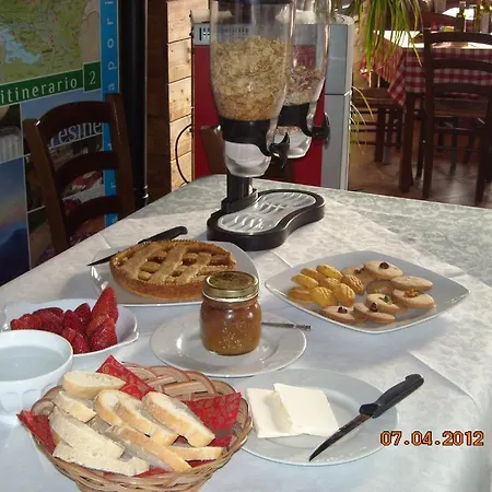 Trattoria Al Grottino Con Alloggio Locanda Brusimpiano